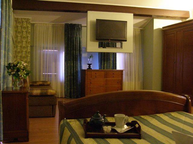 The Seasons Hotel Tunarii Room photo